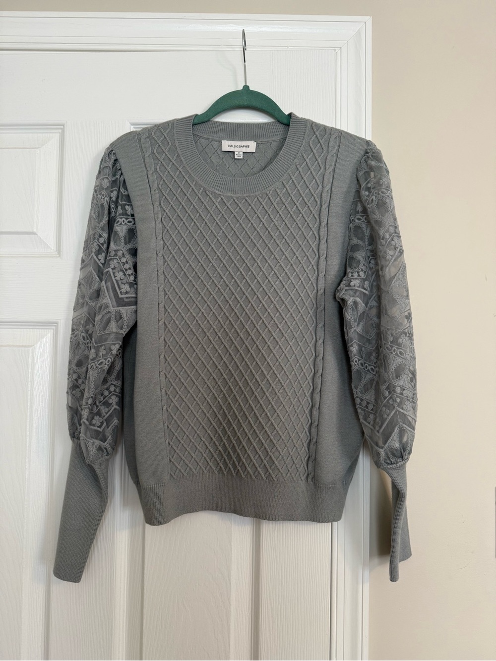 Cable-Knit Crewneck Sweater with Lace Balloon Sleeves - Gray